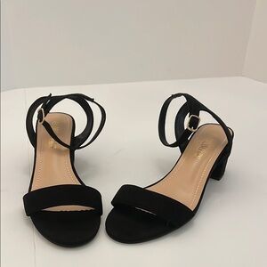 Dream Pairs Chic Black Ankle Strap Heels Size 8